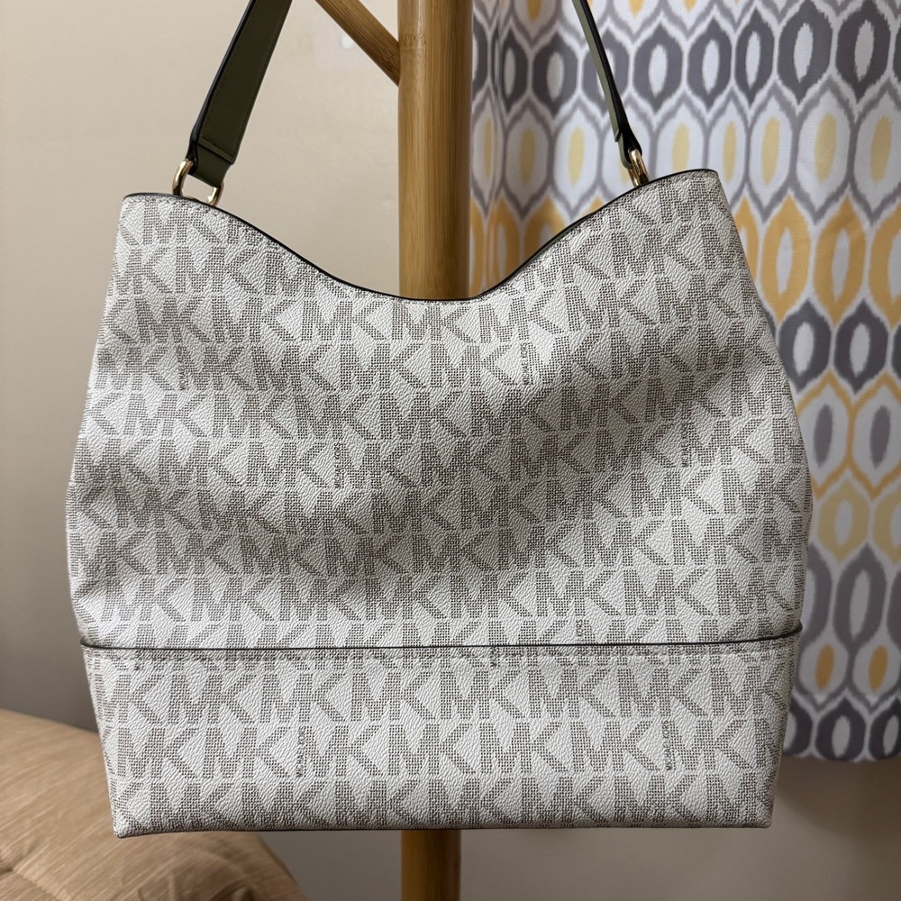 Michael Kors White and Green Women's Bag - Picture 2 of 9